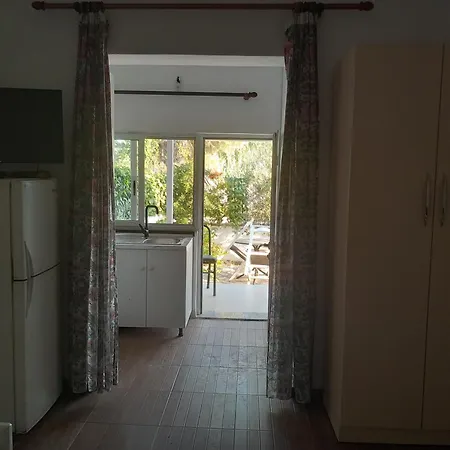 Toni Πανσιόν Polisi i Vogel